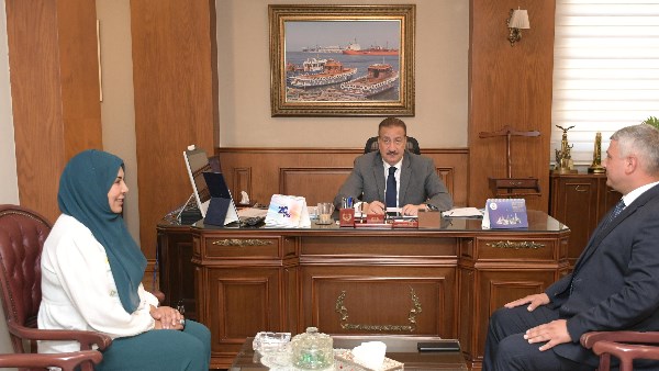استعدادا لبدء أعمال تطوير شارع الحميدي الأسبوع المقبل محافظ بورسعيد يستقبل العضو المنتدب للشركة المنفذة