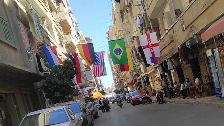 استعدادات مكثفة في مقاهي البحيرة قبل مواجهة مصر وبلجيكا (صور)
