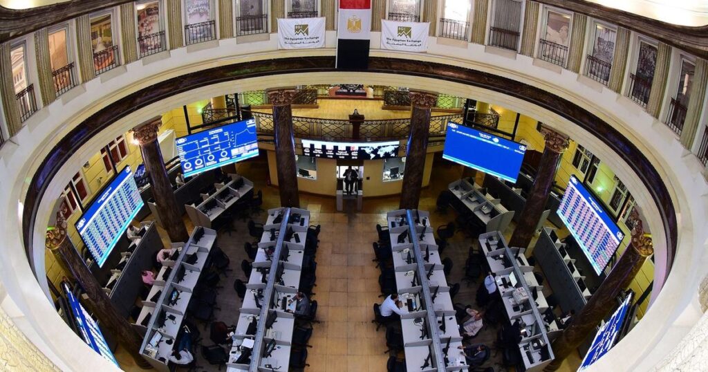 البورصة المصرية تغلق على ارتفاع أولى التداولات بعد الحرب