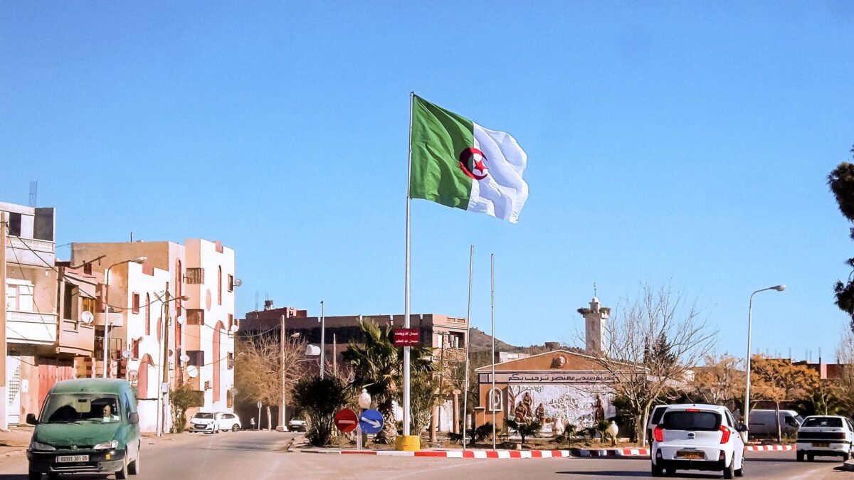 الجزائر ترحب باتفاق وقف إطلاق النار بين أمريكا وإيران