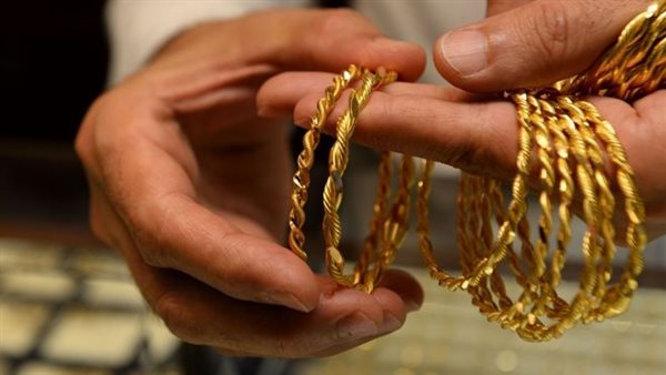 الجنيه الذهب ينخفض تحت 50 ألف جنيه.. وتوقعات بتراجع الأسعار مجددًا