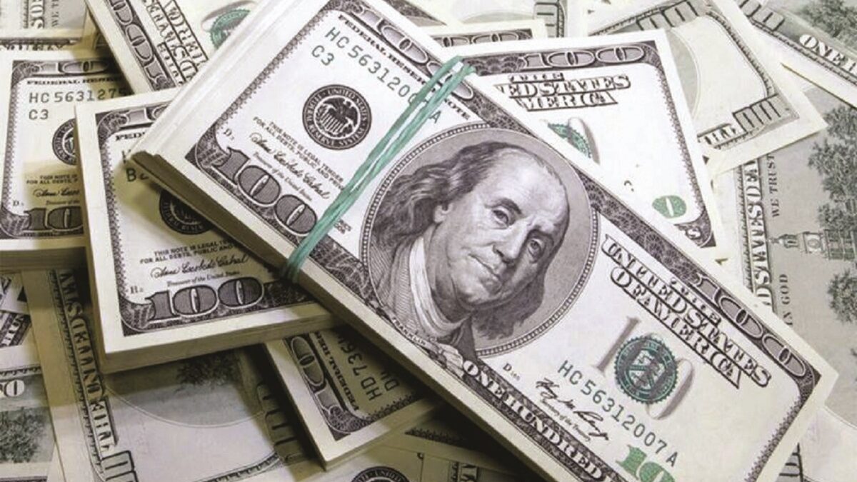 الدولار يقترب من أدنى مستوى في 10 أيام والين قرب 160 للدولار