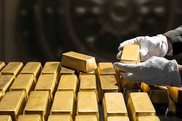 الذهب يرتفع أكثر من 1% بعد اتفاق واشنطن وطهران مستفيداً من هبوط النفط والدولار‏