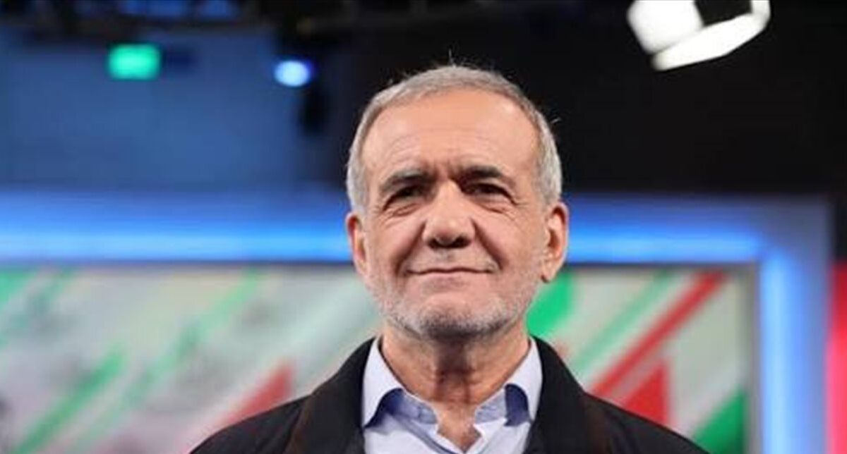 الرئيس الإيراني: واشنطن هاجمتنا مرتين خلال التفاوض.. ولن نساوم على برنامجنا الباليستي