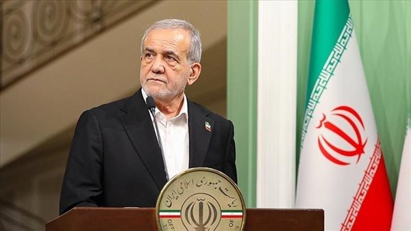 الرئيس الإيراني يحذر من الانقسامات الداخلية بسبب الهجوم على فريق التفاوض