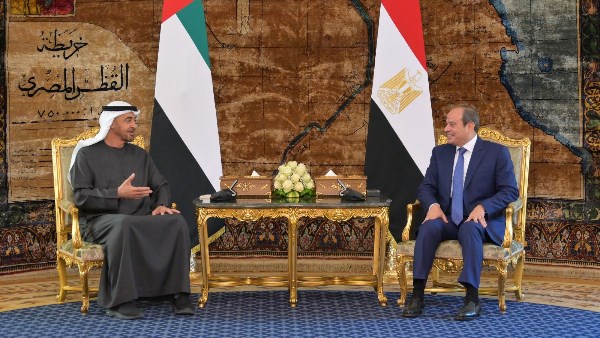 الرئيس السيسي ومحمد بن زايد يؤكدان مواصلة التنسيق لحماية أمن المنطقة