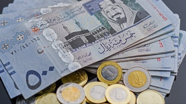 الريال السعودي يتراجع بقوة أمام الجنيه .. تعرف على سعره اليوم في البنوك
