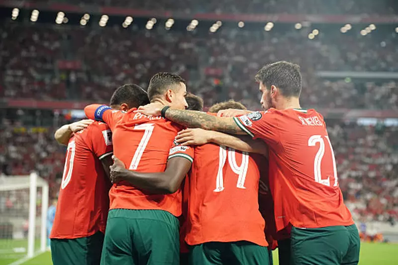 السباحة ممنوعة.. إلغاء مران منتخب البرتغال بسبب عاصفة