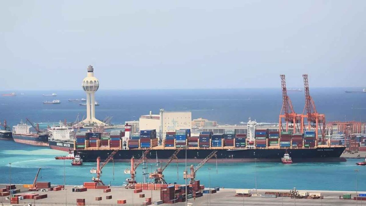 السعودية.. فائض الميزان التجاري يتضاعف في أبريل