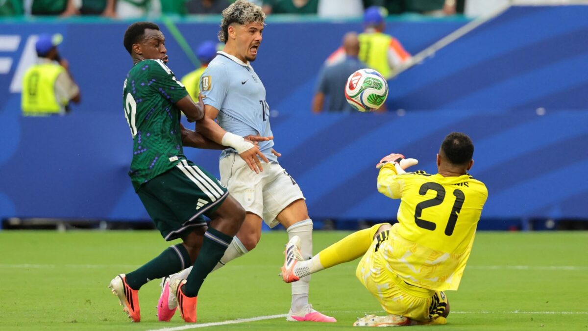 السعوديه  تتعادل مع اورجواي 1-1 في  كاس العالم