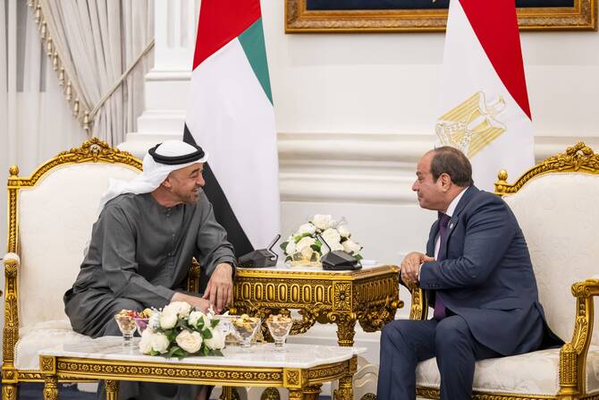 السيسي ومحمد بن زايد يؤكدان وحدة الموقف العربي ويرحبان بوقف الحرب مع إيران وإعادة فتح مضيق هرمز