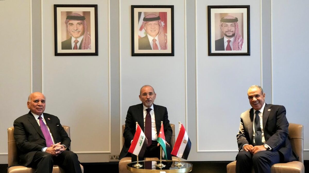 العراق والأردن ومصر يؤكدون المضي بتنفيذ مخرجات التعاون الثلاثي