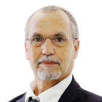 الغربة مصنع الرجال والنساء أيضًا