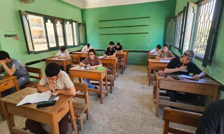 الغرفة المركزية للثانوية الأزهرية: انتظام امتحان اللغة الأجنبية الأولى