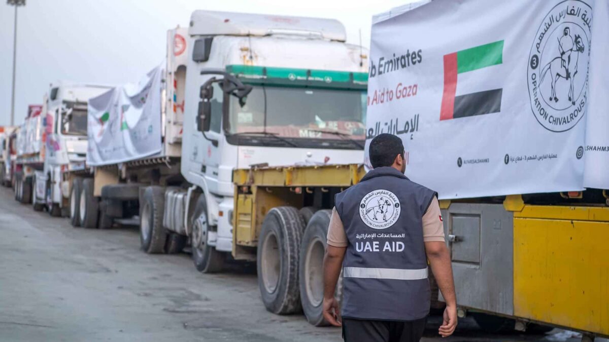 “الفارس الشهم 3”.. دخول 3 قوافل مساعدات إماراتية إلى غزة