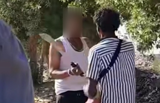 القبض على بلطجي بتهمة ترويع المواطنين بسلاح أبيض في كوم أمبو بأسوان
