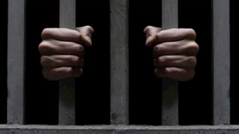 المشدد 10 سنوات لموظف لاتهامه باختلاس عهدة عمله بالقاهرة