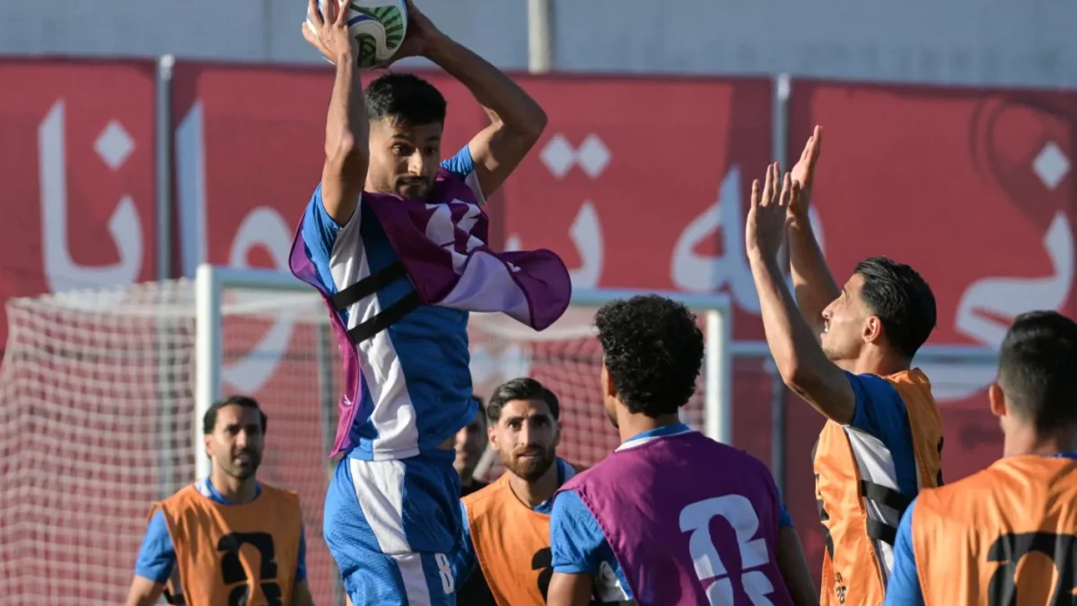 المنتخب الإيراني يعبر الحدود إلى كأس العالم وسط ملفات ساخنة