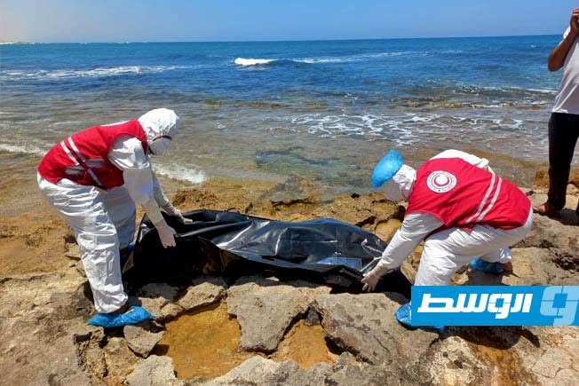 «الهلال الأحمر»: انتشال جثتين على شاطئ البحر في القره بوللي