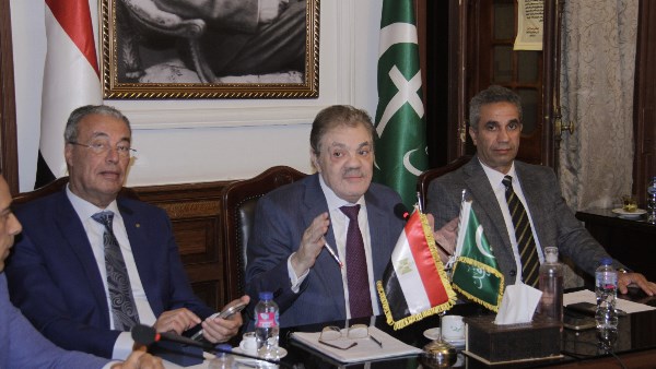 الوفد يدافع عن اتفاق جبل الزيت: وفر 350 مليون دولار من الوقود ونقل مخاطر الصيانة للمستثمر