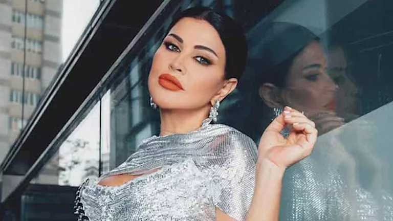 بإطلالة راقية.. جومانا مراد تتألق بفستان جذاب