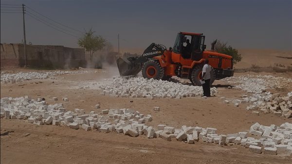بالصور.. إزالة 18 حالة تعدٍ على أراضي الدولة في حملة مكبرة بالأقصر