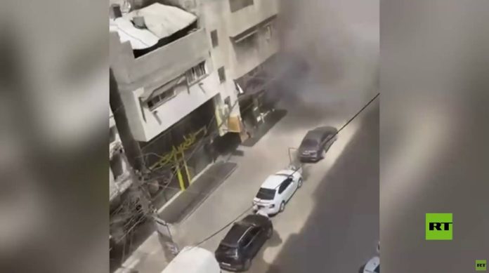 بالفیدیو ؛ غزة.. الطائرات الإسرائيلية تستهدف سيارة في حي الرمال