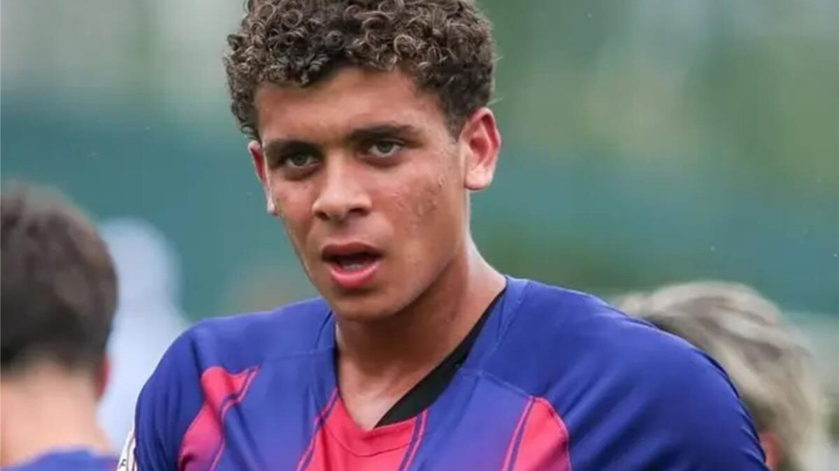 برشلونة يحفز حمزة عبد الكريم قبل بداية مشواره مع مصر في كأس العالم