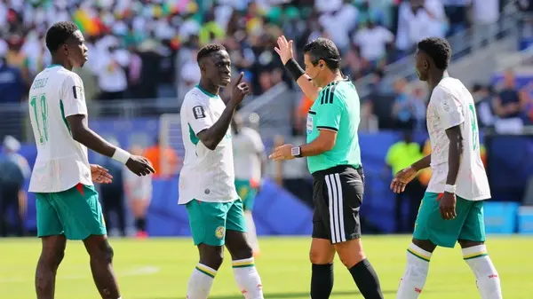 “برميل بارود” في معسكر السنغال بكأس العالم 2026