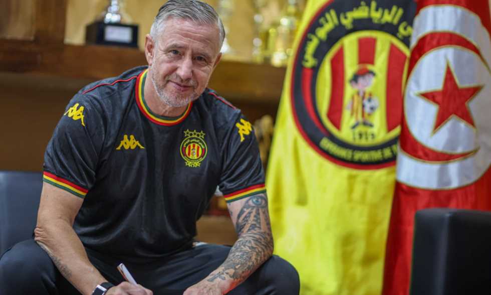 بعد أيام من إعلان الهلال تمديد عقده.. ريجيكامب مدربا لـ الترجي