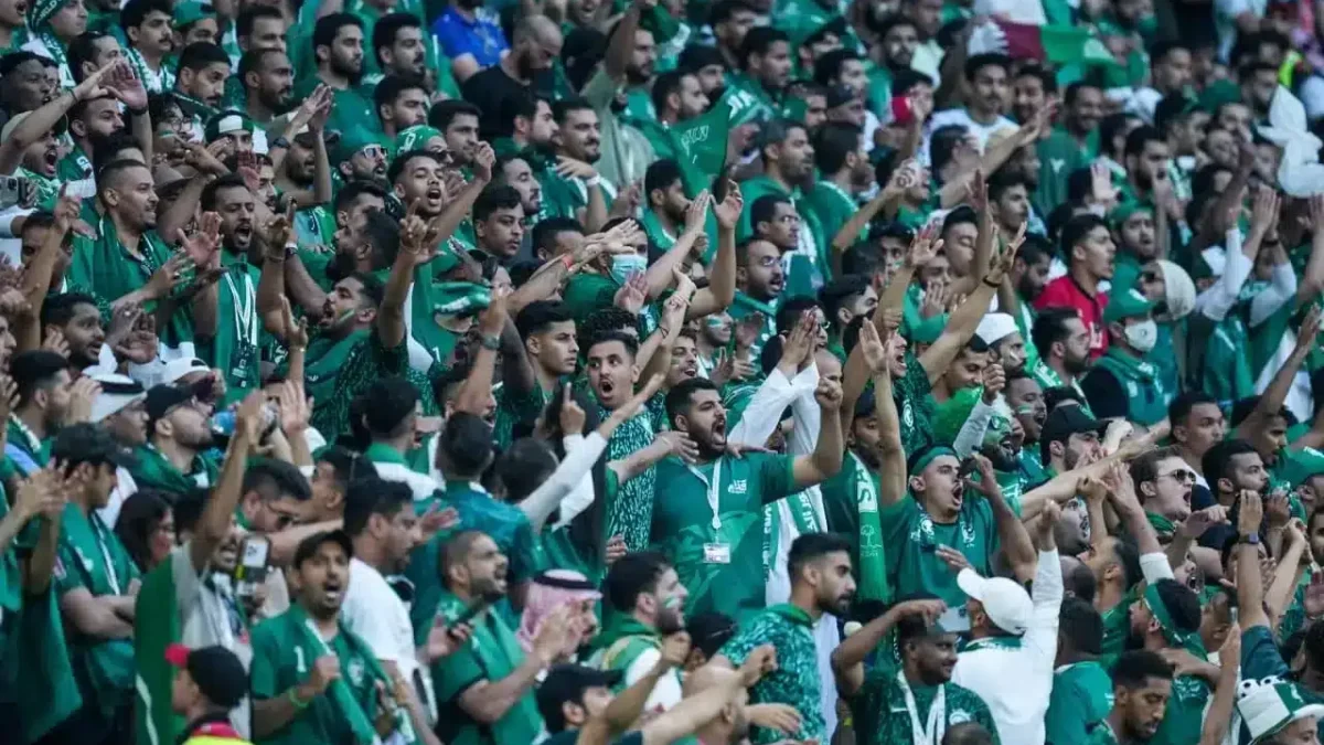 بعدسة 365Scores.. جماهير السعودية تشعل الأجواء من أمام ملعب مباراة أوروجواي