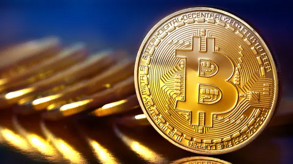 بيتكوين تسجل أدنى مستوى منذ 5 يونيو وتتداول دون 59.3 ألف دولار