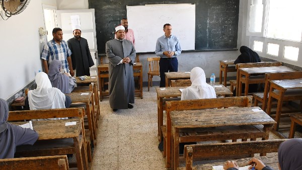 تباين ردود أفعال طلاب الثانوية الأزهرية بأسوان عن امتحان مادة الصرف