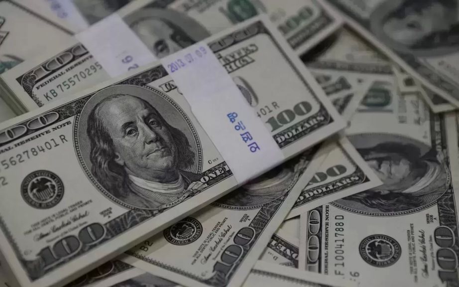 تراجع سعر الدولار اليوم الإثنين بمستهل التعاملات.. الأخضر بكام