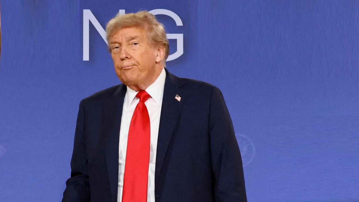 ترامب يتوعد إيران باستئناف الهجمات العسكرية وقص 20% من إيراداتها