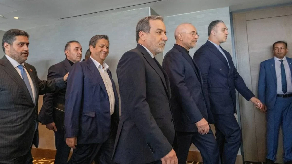 ترامب يهدد ووفد إيران يغادر.. ماذا جرى في محادثات سويسرا؟