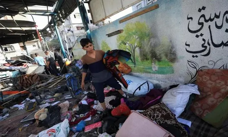 تضامن طلابي لافت مع غزة في حفل التخرج بكلية الطب بحلب