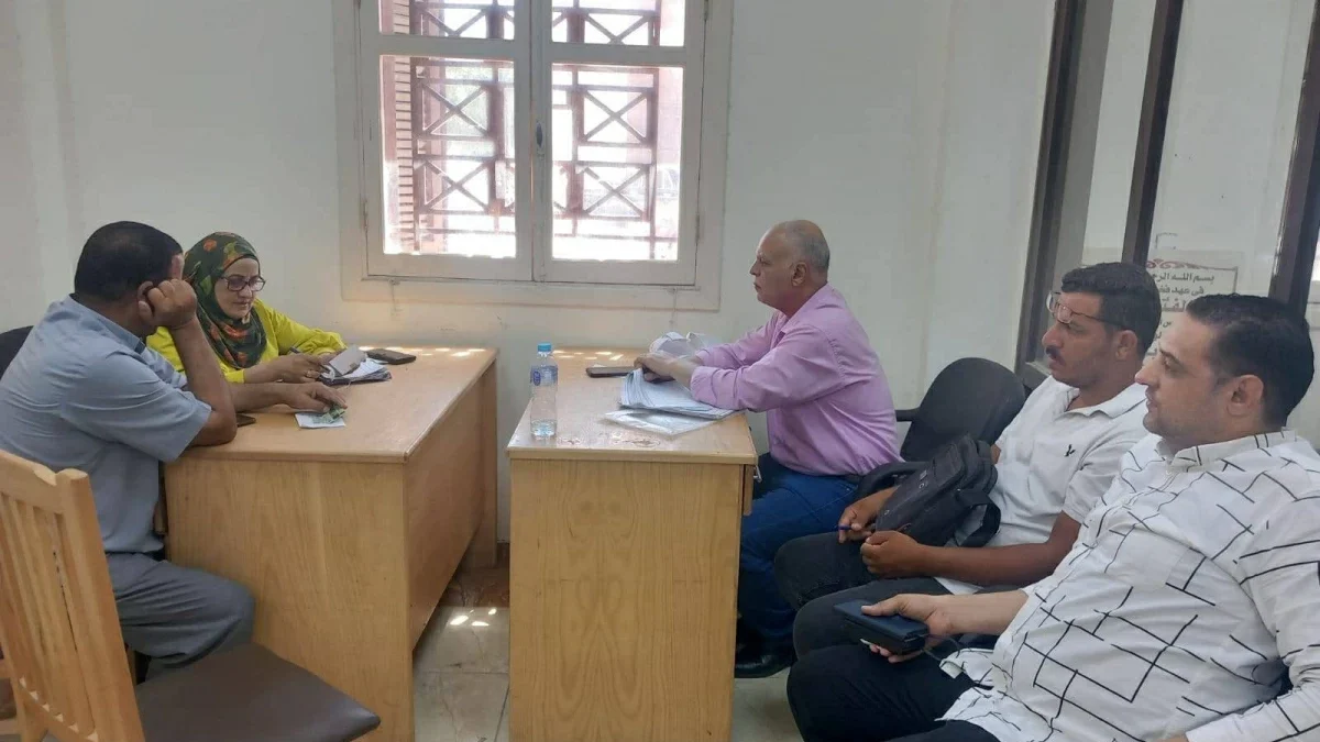 توجيهات بمتابعة انتظام صرف الأسمدة والعمل بالإدارة الزراعية فى أسيوط