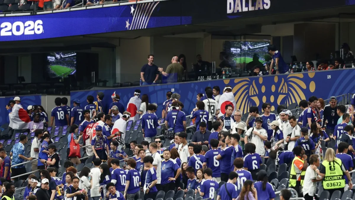 جماهير اليابان تنظف المدرجات في كأس العالم 2026 (فيديو وصور)
