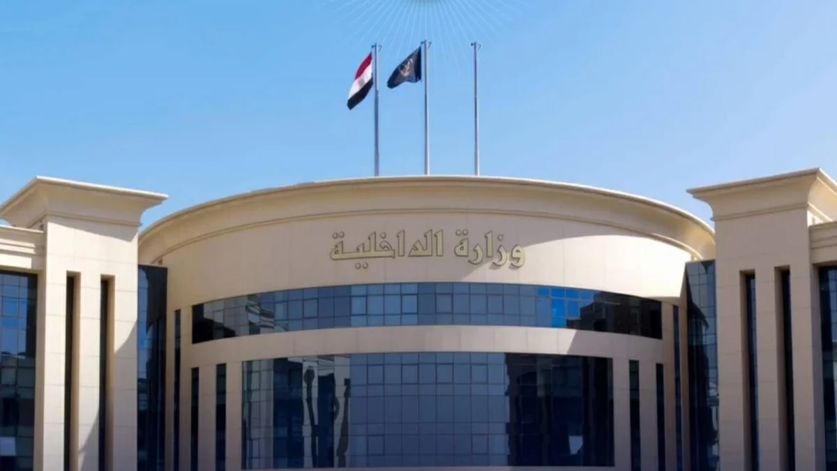 جمع أموالهم وأهدى نفسه سيارات بـ100 مليون جنيه.. الشرطة المصرية تكشف التفاصيل