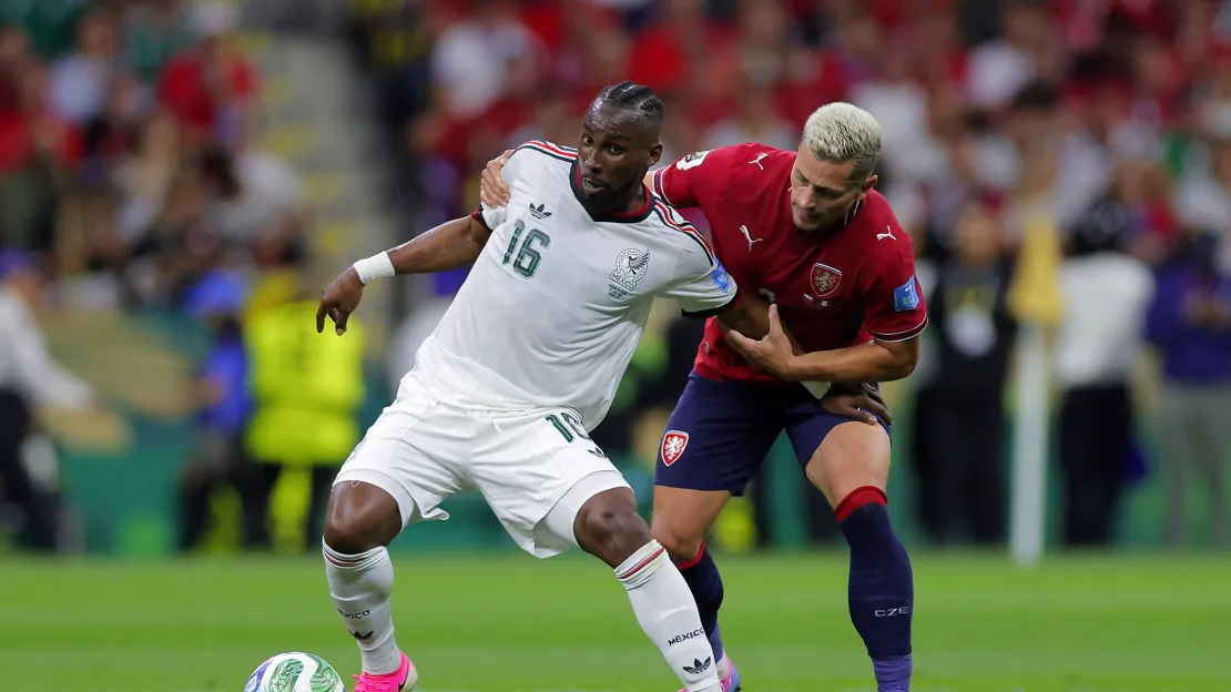 جنوب أفريقيا ترافق المكسيك إلى الدور الثاني من كأس العالم