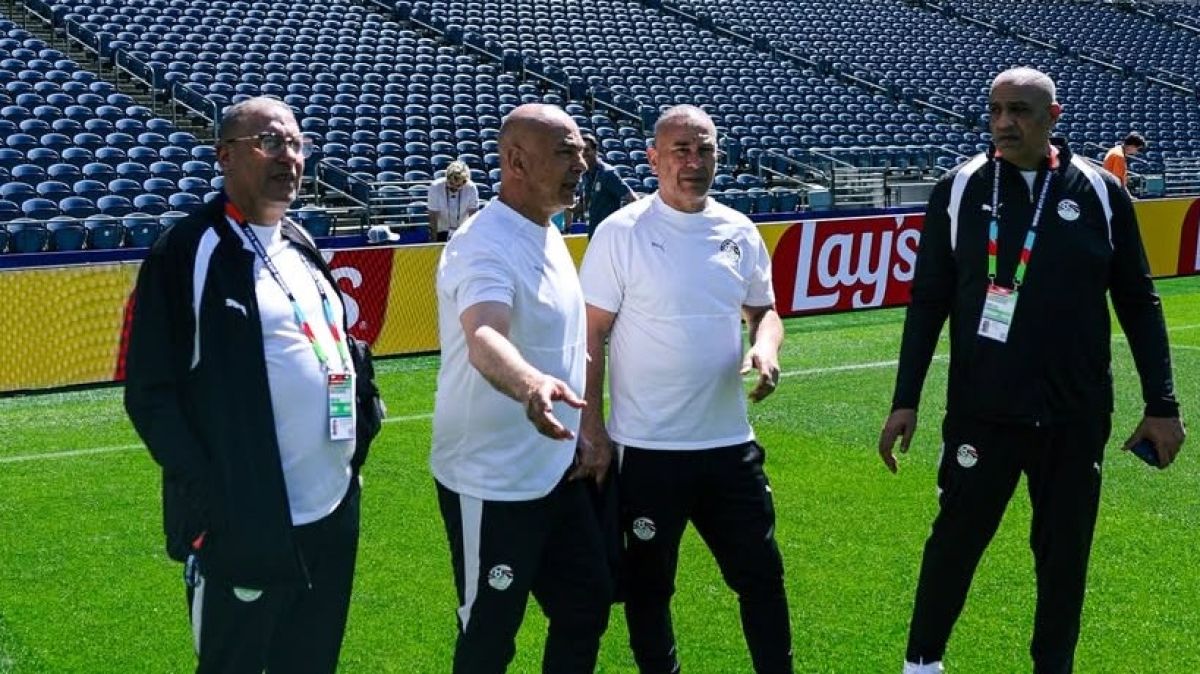 جهاز منتخب مصر يتفقد ملعب مواجهة بلجيكا بالمونديال