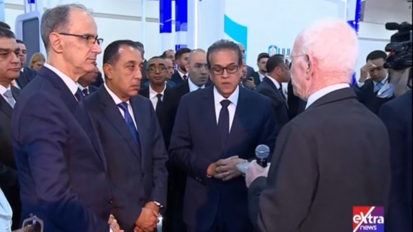 جولة تفقدية لرئيس الوزراء في أجنحة المعرض الطبي الأفريقي