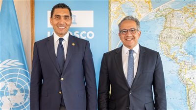 جوهر نبيل يلتقي خالد العناني بمقر اليونسكو لتعزيز التعاون الرياضي والشبابي