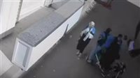 حادث صادم يهز مواقع التواصل.. دراجة نارية تصطدم 3 طالبات بعد الامتحان أثناء عبور الطريق