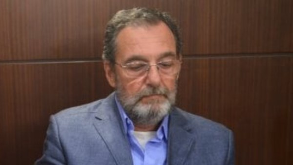 بعد إجراء عملية فى المخ.. دعوات أن يتجاوز الفنان محمد مرزبان الساعات المقبلة بسلام