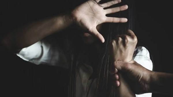 حبس 3 متهمين باغتصاب سيدة داخل المقابر بالخليفة