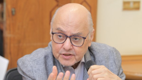 حزب الغد يناقش الدعم النقدي واللاجئين والمعاشات والأحوال الشخصية في اجتماع موسع