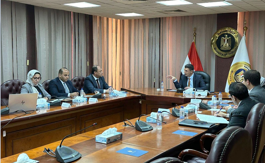 خالد هاشم: حصر المصانع المغلقة والأصول غير المستغلة بالصعيد