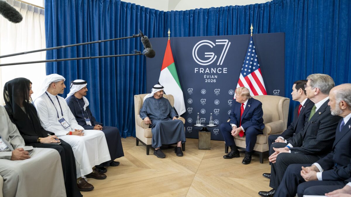 رئيس الدولة يبحث مع الرئيس الأميركي العلاقات الاستراتيجية والتطورات الإقليمية